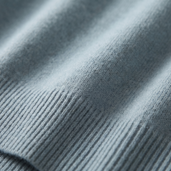 Maglione classico da donna a collo alto in morbida maglia a coste