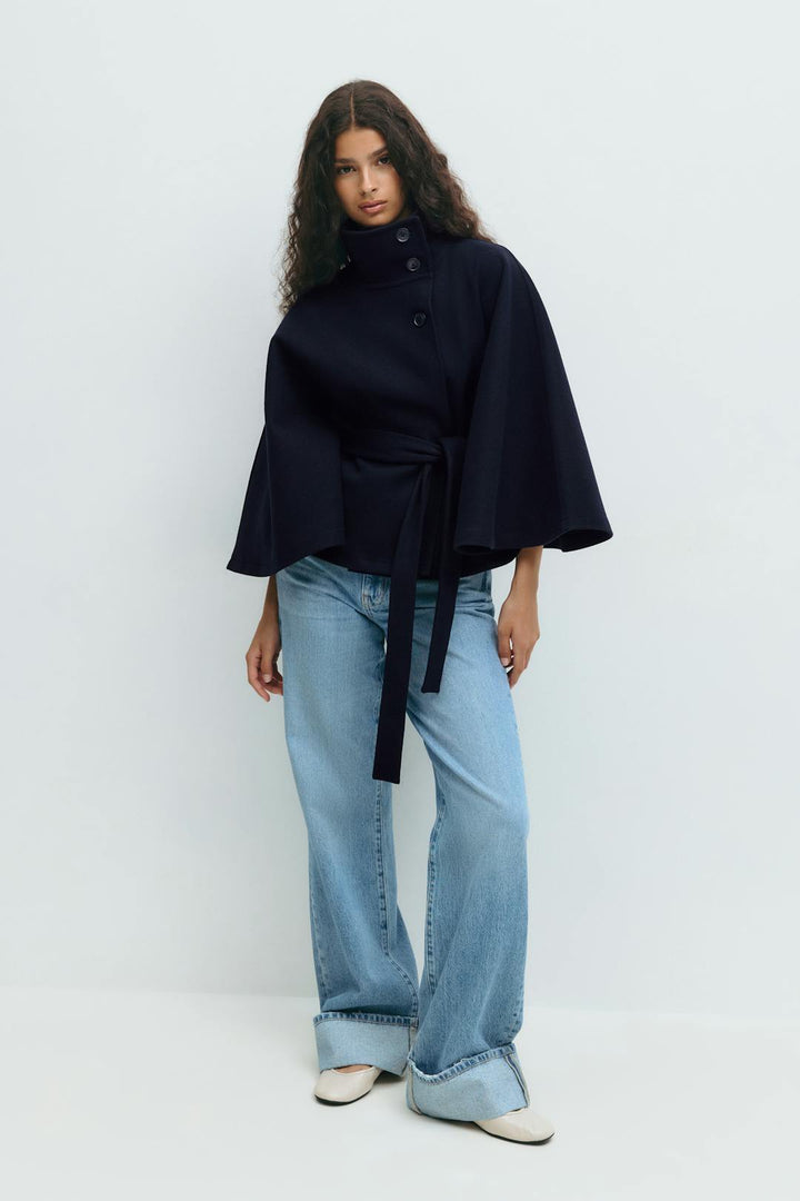 Manteau-Cape Élégant Pour Femme Avec Ceinture