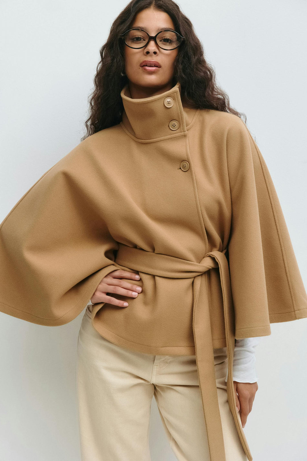 Manteau-Cape Élégant Pour Femme Avec Ceinture