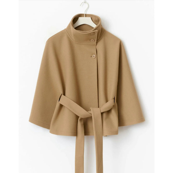 Elegant cape-kappa för kvinnor med ståkrage och skärp