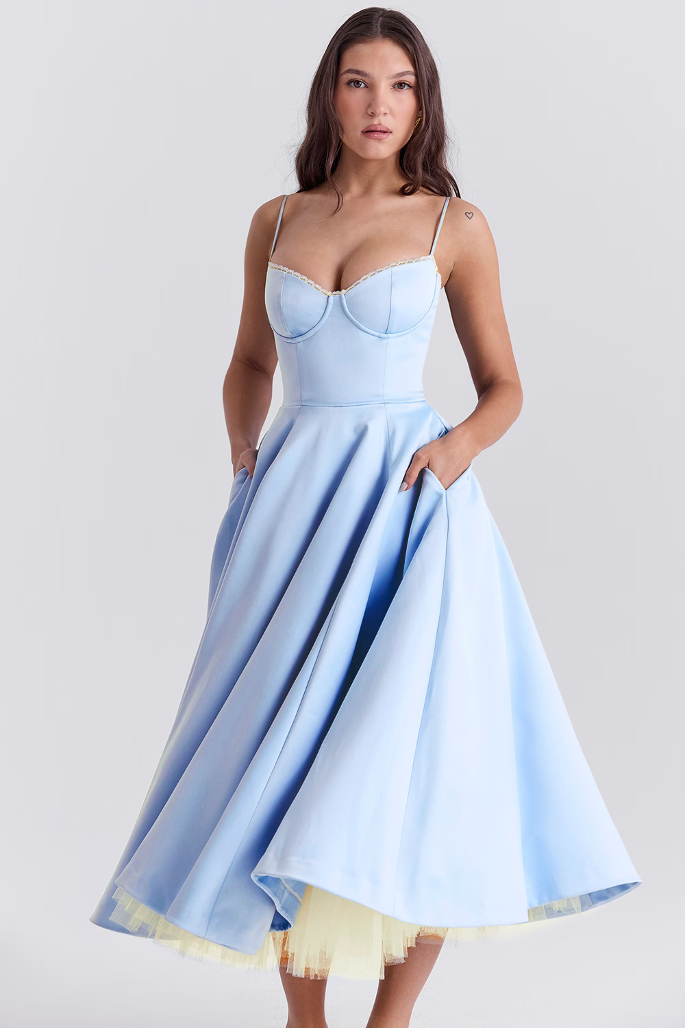 Robe Satinée Évasée Femme Soirée