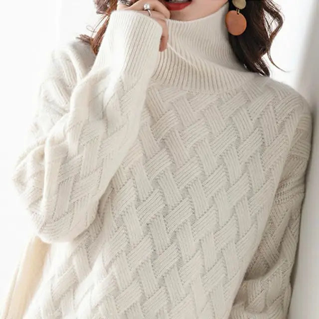 Women's Loose-Fit Cable-Knit Turtleneck Sweater