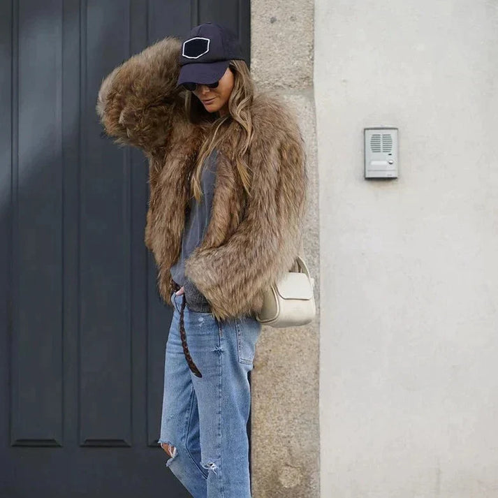 Cappotto oversize in pelliccia sintetica da donna per l'inverno
