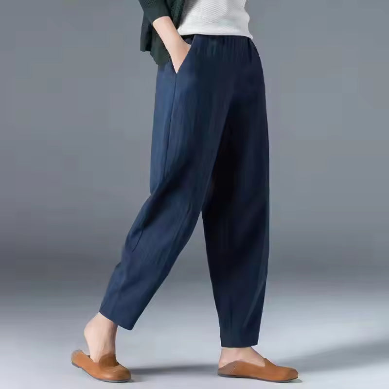Women's Elastic Waist Tapered Pants