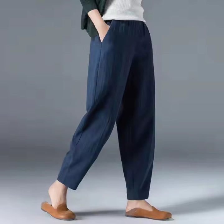 Women's Elastic Waist Tapered Pants