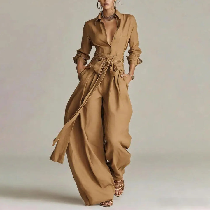 Conjunto de camisa e calças para mulher