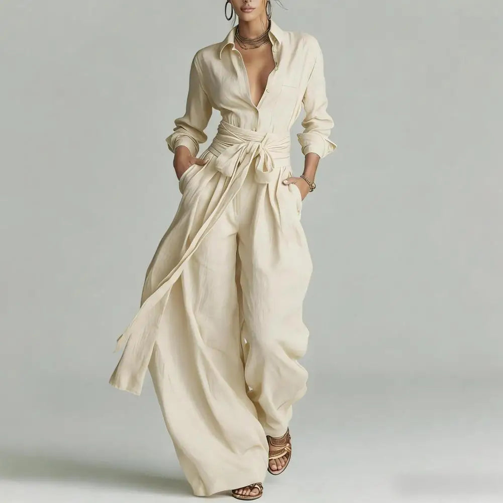 Conjunto de camisa e calças para mulher