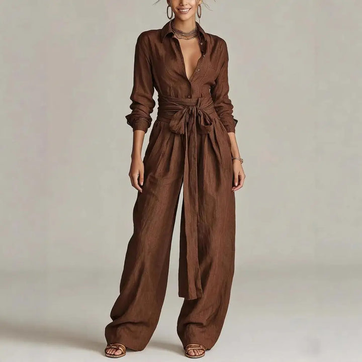 Conjunto de camisa e calças para mulher