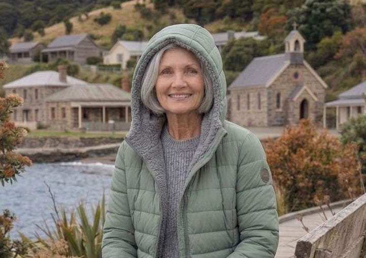 Casaco de inverno acolchoado com capuz para mulher
