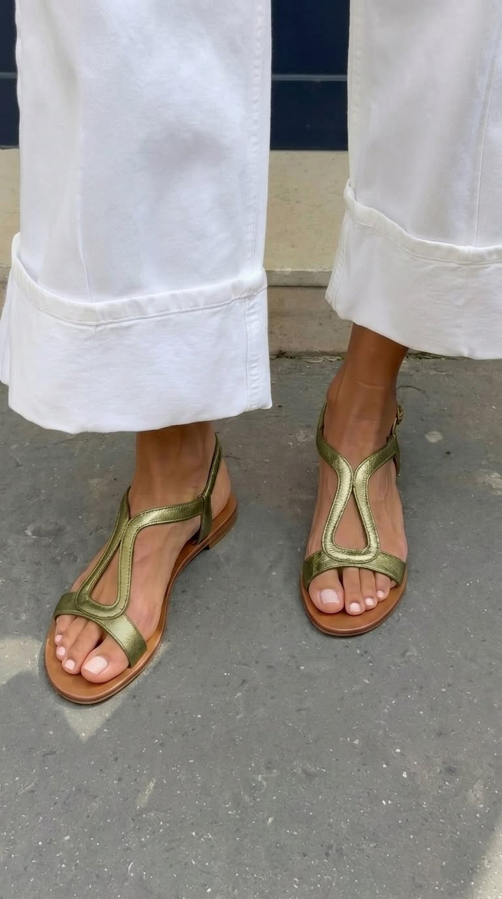 Women's Flat Sandals with Interlaced Straps