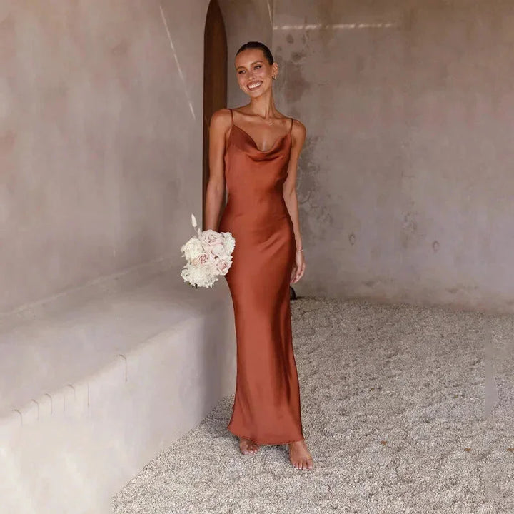 Robe Longue Satin Femme Col Bénitier Sans Manches